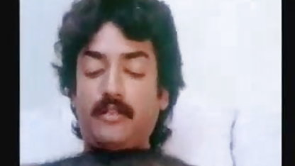 रेफ्रिजरेटर के दरवाजे के खिलाफ परिपक्व सेक्सी पिक्चर का वीडियो बताइए शौकिया recessed
