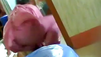 जब वह अपने नए पड़ोसी को राजस्थानी सेक्सी पिक्चर देखती है तो वेरोनिका एवलुव बहुत ही कामुक हो जाती है