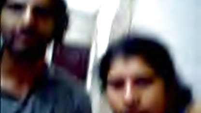 रेडहेड फूहड़ स्काईला नोविया अपने सनी लियोन की सेक्सी पिक्चर दिखाओ बॉस से मिलने जाती है