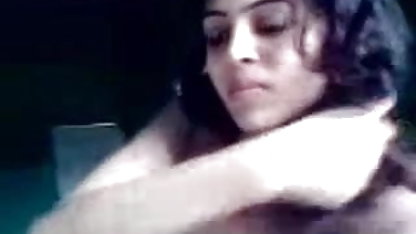 वेबकैम बीपी सेक्सी वीडियो पिक्चर के सामने उसकी चूत से खेलते हुए परिपक्व