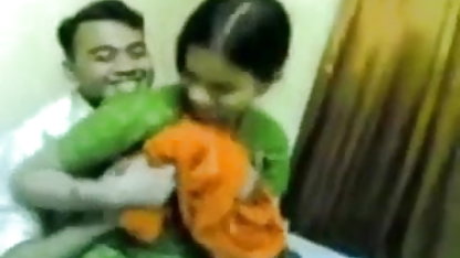 वह अपने पति के पीछे एक चाचा को एक blowjob देती है सेक्सी पिक्चर वीडियो पिक्चर