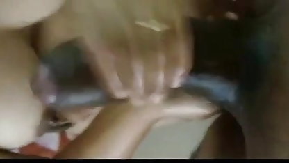 वह माली को चोदता है जब उसका पति काम इंग्लिश पिक्चर फिल्म सेक्सी कर रहा होता है