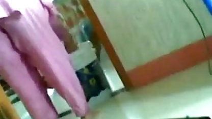 बेटा, मोबाइल चोदना छोड़ दो और हिंदी सेक्सी पिक्चर फिल्म अपनी माँ को चोदो