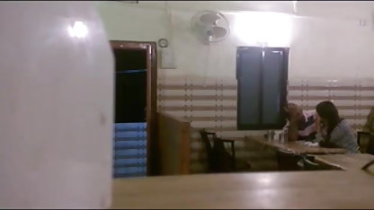 यह फूहड़ सेक्सी पिक्चर लाइव मल्टीगैसमिक है और वह कई बार चलती है
