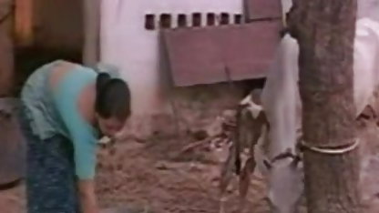जब उसका पति नहीं होता है पिक्चर का सेक्स तो वह चुदाई करती है