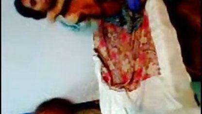 जब सेक्सी वीडियो की पिक्चर मैंने उसके बाल पकड़े तो माँ ने मेरे बॉयफ्रेंड की चुदाई की
