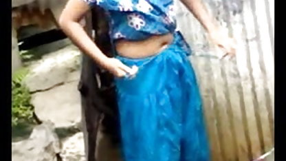 वह आम्रपाली की सेक्सी पिक्चर यह जानने के लिए मर रहा था कि उसके लंड में बौना कैसे था
